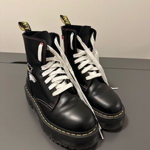 Sanrio Hello Kitty and Friends Jadon Doc Martens Women’s Size 8